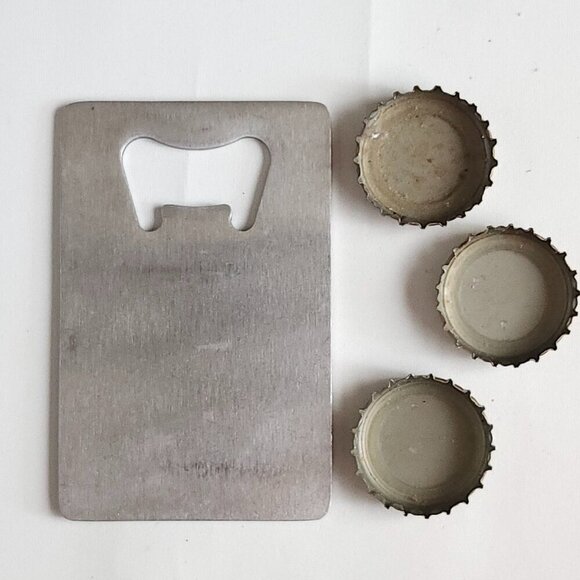 ALEXANDER KEITH'S FINE BEERS BOTTLE OPENER WITH 3 BOTTLE CAPS LOT - Picture 4 of 4